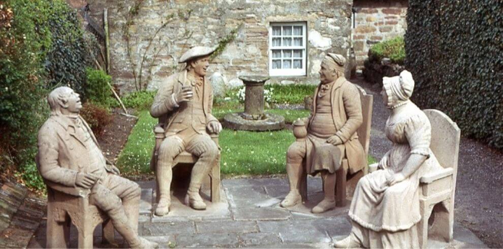 Statues of Tam o Shanter and Souter Johnnie