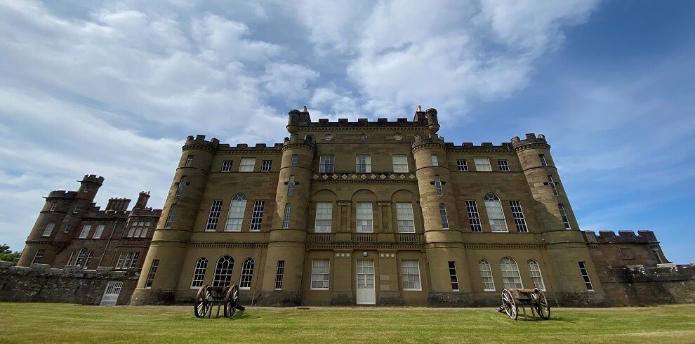 A picture of Culzean Castle.