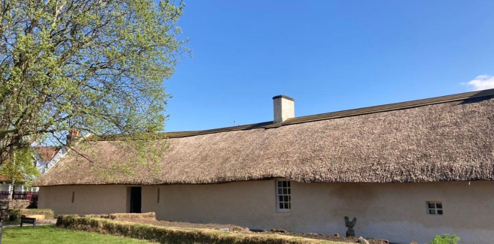 Burns cottage with thatched roof