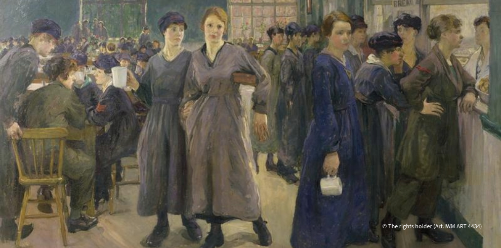 An image between 1914 -1918, of British women working in factories.