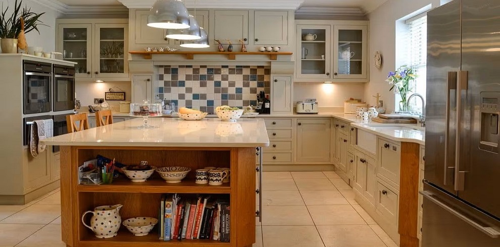 The kitched of Yonderton House. A traditional kitchen with an Island.