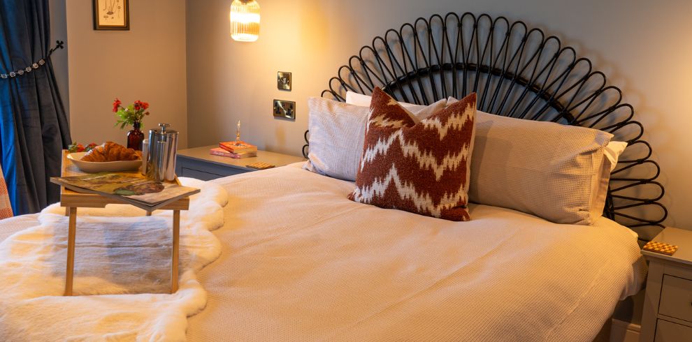 An image of a bedroom.