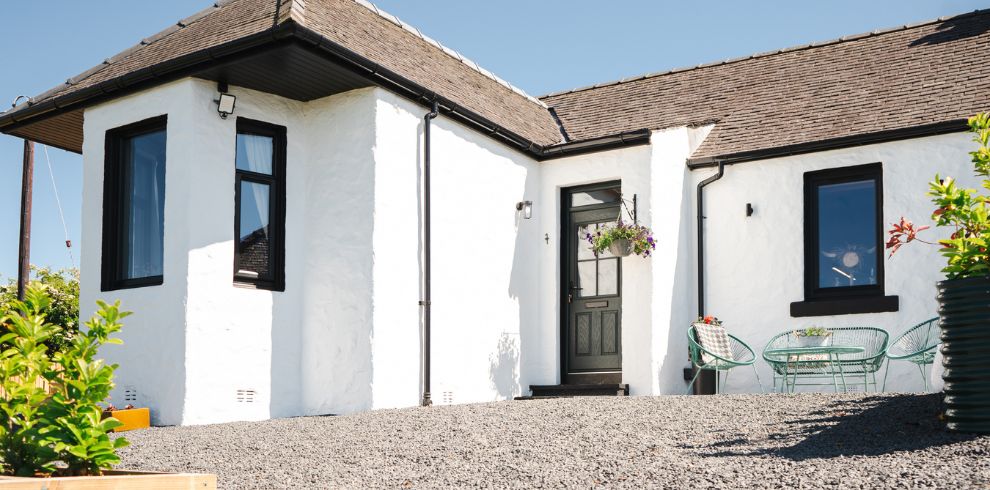An image of the exterior of a cottage.