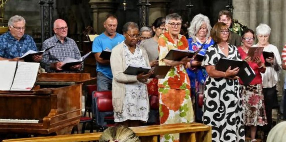 An image of a choir singing in a chcurch environment.