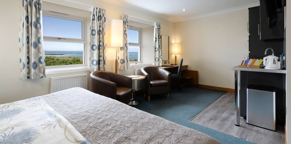 An image of a hotel room.