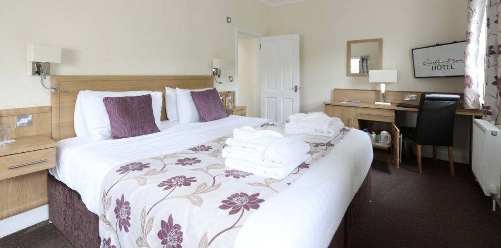 An image of a hotel room.