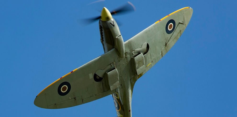 Iconic spitfire in flight.